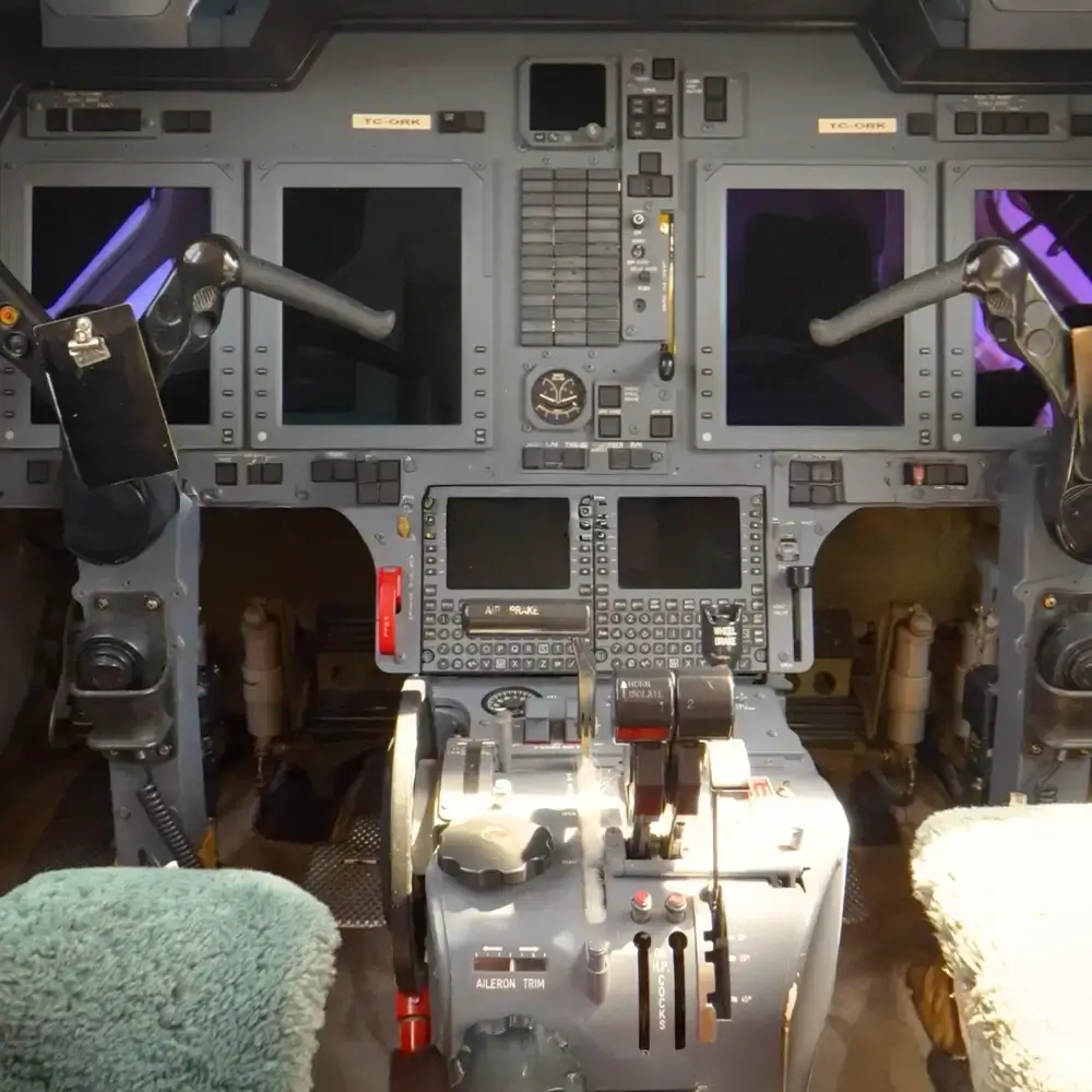 HAWKER 750 | TK-ORK 6